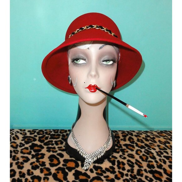 Vintage Liz Claiborne Red Wool Cloche Hat w/ Feathers church hat Kentucky Derby main image 10